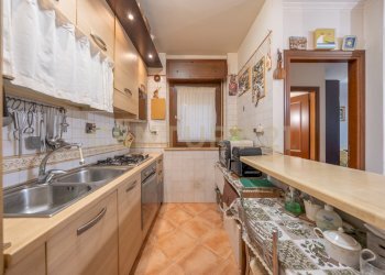 11.jpg - Bilocale Via Paolo Stoppa 38, Roma - foto 9