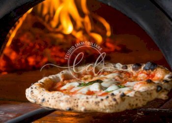 istockphoto-899907172-612x612.jpg - Locale Commerciale Camaiore - foto 1