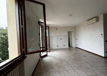 WhatsApp Image 2025-12-18 at 19.04.08 (2).jpeg - Trilocale Medesano - foto 4