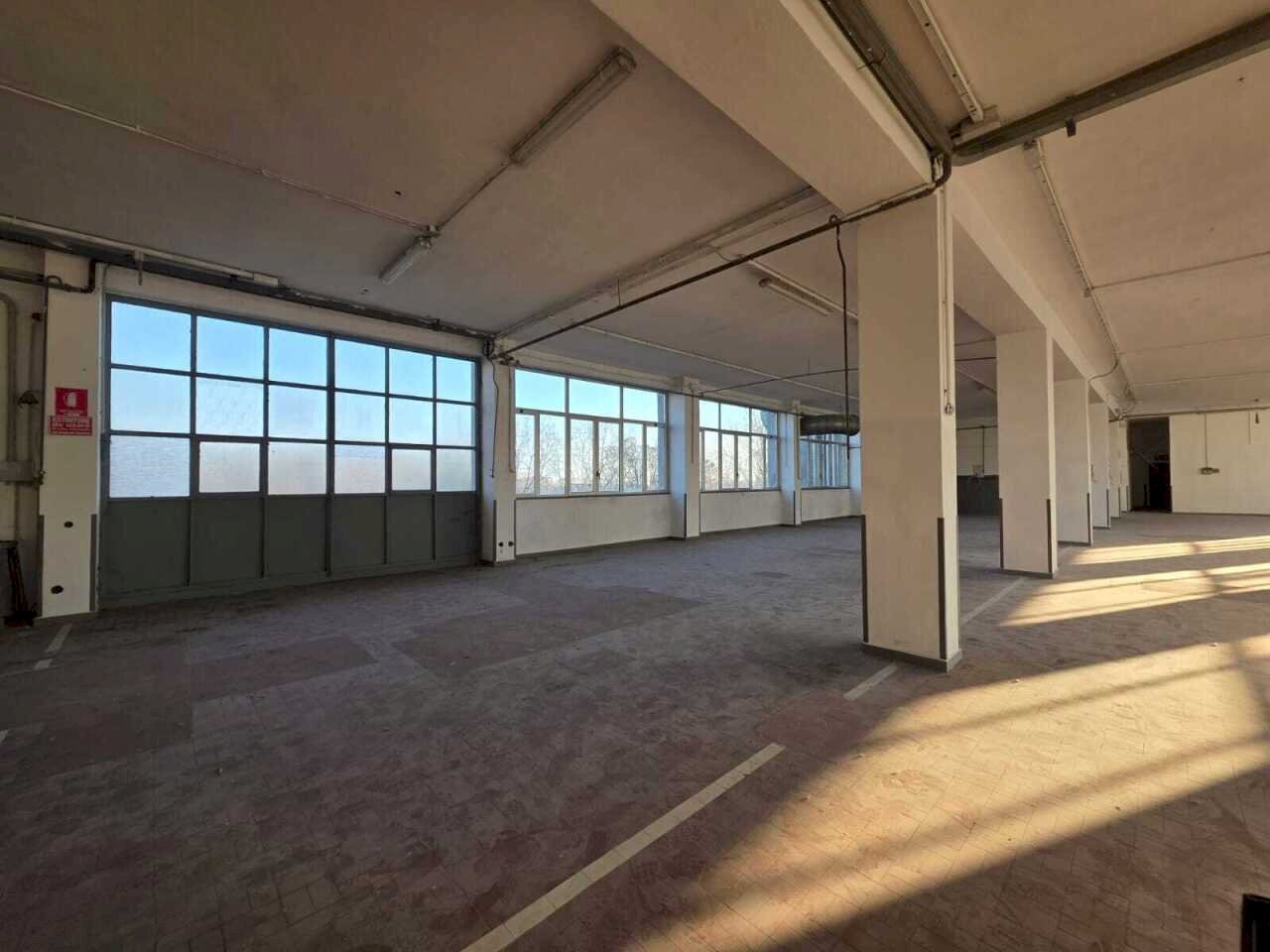 2baa1e4f-2ab3-48f3-9b6b-7a4698e7a346.jpeg - Capannone Via Erba 1, frazione Calderara, Paderno Dugnano - foto 1