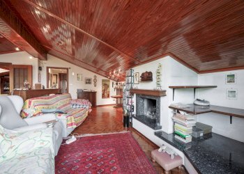 Attic Torino (neighborhood Borgo Po) - photo 1