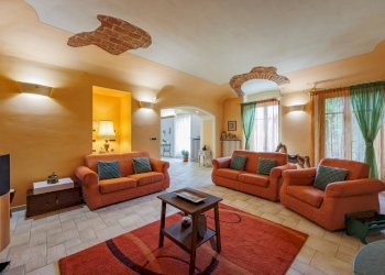 Portion of a house Castagneto Po - photo 6