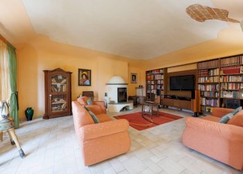 Portion of a house Castagneto Po - photo 7