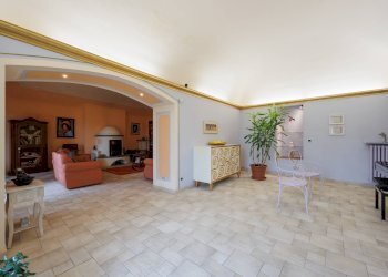 Portion of a house Castagneto Po - photo 12