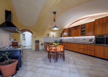 Portion of a house Castagneto Po - photo 16