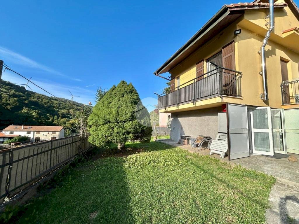 Casa indipendente Frazione Montenotte Superiore, Cairo Montenotte - foto 1