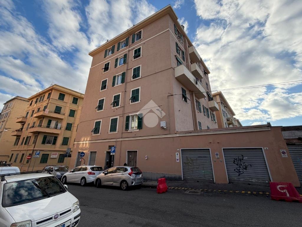 Trilocale Via alla Stazione di Rivarolo, Genova (zona Rivarolo) - foto 1