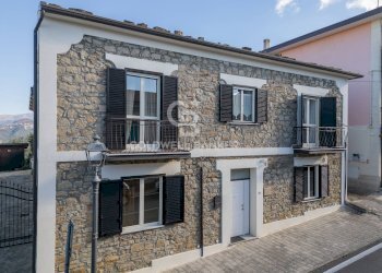 Foto 2 - Villa Corso Umberto I, 84, Prignano Cilento - photo 2