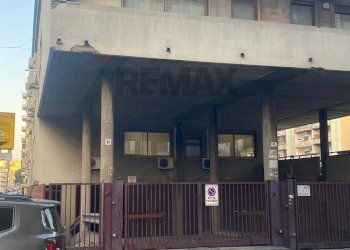 Edificio all\'aperto - Box Via Oliveto Scammacca
 
90, Catania - foto 2