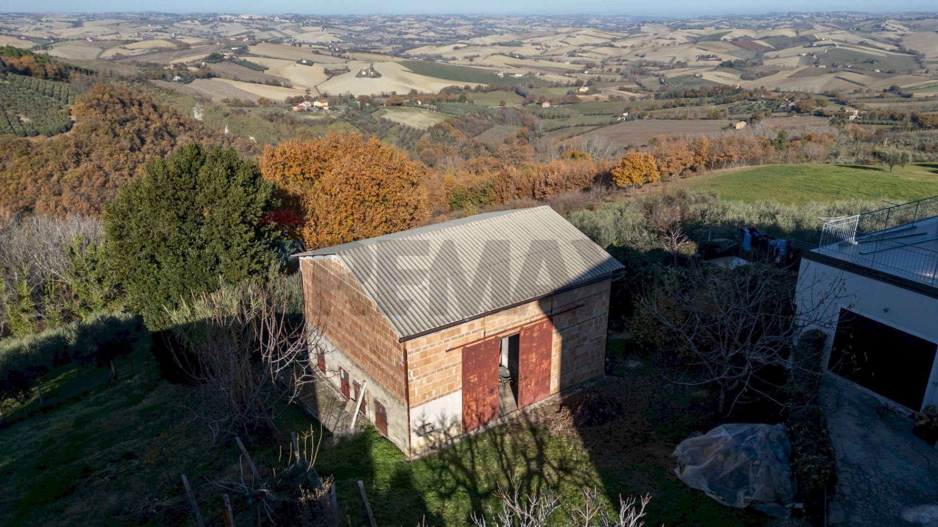 Casa all\'aperto - Terreno agricolo via Amendola
 
22, Montecarotto - foto 2