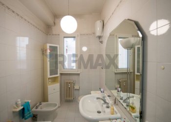 Bagno - Appartamento Via Martiri Della Resistenza
 
35, Ancona - foto 34