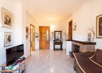 Soggiorno - Quadrilocale via santa lucia
 
53, Serra de' Conti - foto 11