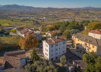 Edificio all\'aperto - Quadrilocale via santa lucia
 
53, Serra de' Conti - foto 29
