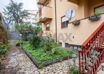 Giardino - Appartamento via regina elena
 
108, Francavilla di Sicilia - foto 3