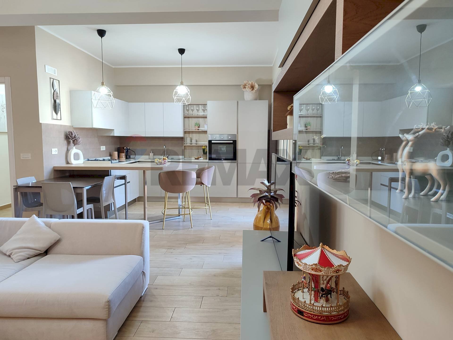 Sala da pranzo - Four-room apartment Via Garibaldi
 
72, Nizza di Sicilia - photo 1