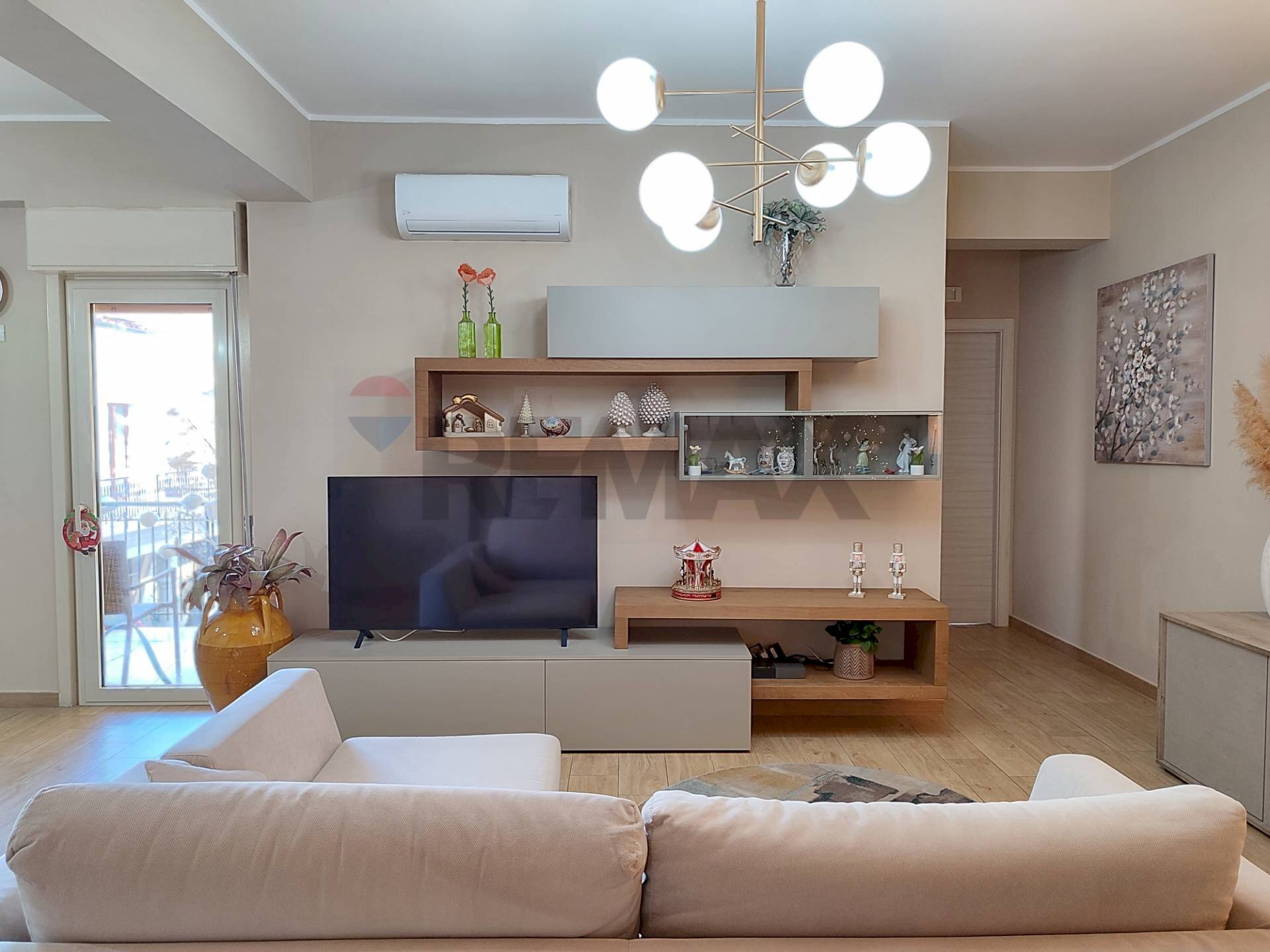 Soggiorno - Four-room apartment Via Garibaldi
 
72, Nizza di Sicilia - photo 3