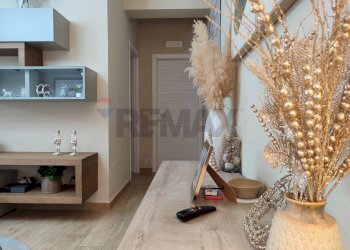 Hall / corridoio - Quadrilocale Via Garibaldi
 
72, Nizza di Sicilia - foto 8