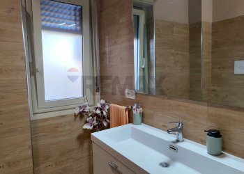 Bagno - Quadrilocale Via Garibaldi
 
72, Nizza di Sicilia - foto 25