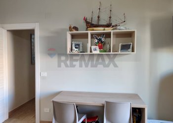 Sala da pranzo - Quadrilocale Via Garibaldi
 
72, Nizza di Sicilia - foto 31