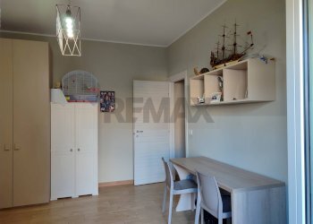 Sala da pranzo - Quadrilocale Via Garibaldi
 
72, Nizza di Sicilia - foto 32