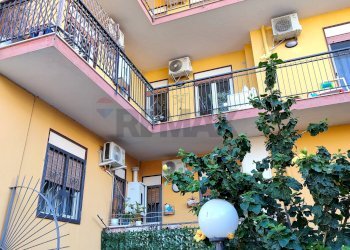 Edificio all\'aperto - Quadrilocale Via Garibaldi
 
72, Nizza di Sicilia - foto 39