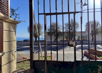 Edificio all\'aperto - Quadrilocale Via Garibaldi
 
72, Nizza di Sicilia - foto 41