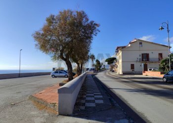 Casa all\'aperto - Quadrilocale Via Garibaldi
 
72, Nizza di Sicilia - foto 43