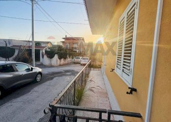 Balcone - Casa semi indipendente VIALE EPICARMO CORBINO, Augusta - foto 5