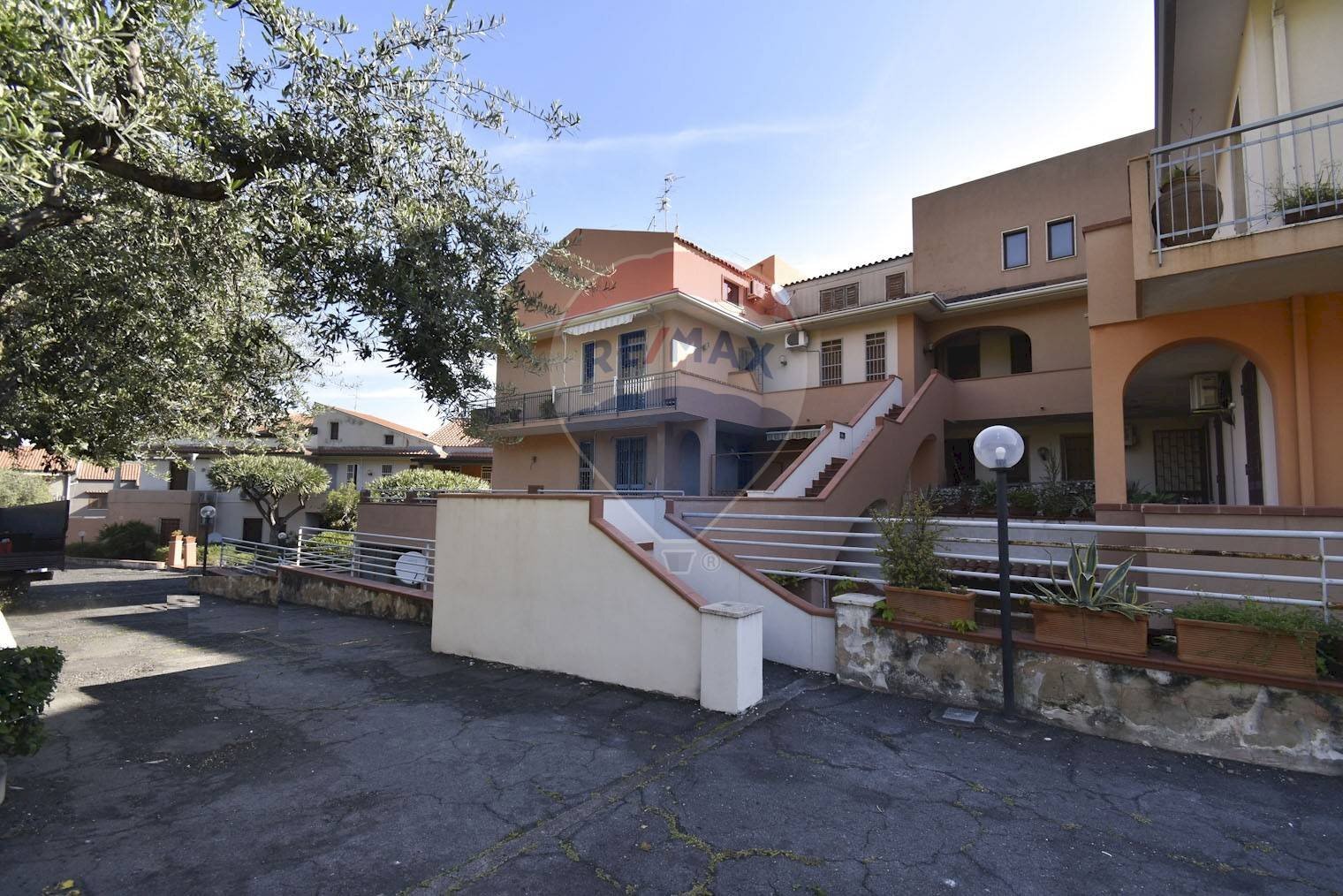 Casa all\'aperto - Trilocale Via Provinciale per Riposto
 
108, Acireale - foto 1