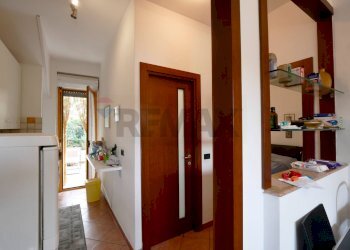 Hall / corridoio - Casa semi indipendente Via Raffaele Resta
 
2, Bari - foto 7