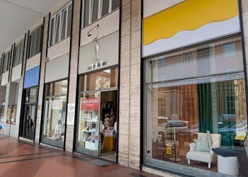 Facciata - Negozio via 20 Settembre, 39, Cuneo (zona Centro) - foto 1