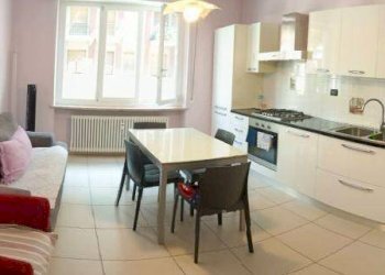 Soggiorno - Trilocale via Antonio Meucci, 32, Cuneo (zona Centro) - foto 9