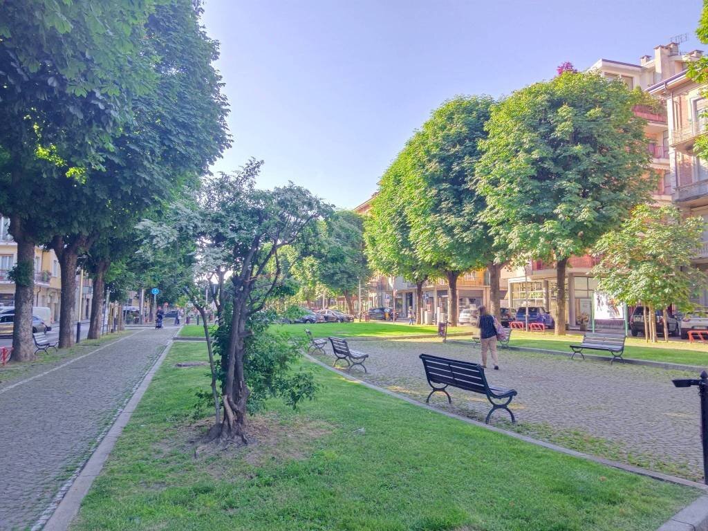 Zona - Negozio corso Dante Alighieri, Cuneo (zona Centro) - foto 2