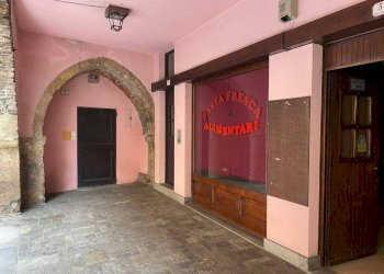 Interno palazzo - Shop via Martiri e Caduti per la Libertà, 54, Demonte - photo 4