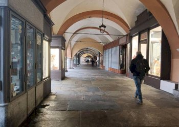 Interno palazzo - Negozio via Roma, 27, Cuneo (zona Centro) - foto 4