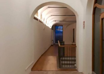 Interno palazzo - Negozio via Roma, 27, Cuneo (zona Centro) - foto 13