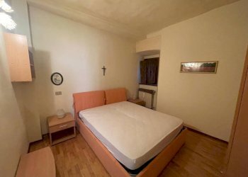 Camera da letto - Trilocale via Martiri e Caduti per la Libertà, 25, Demonte - foto 9