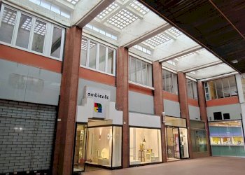 Facciata - Ufficio piazza Europa, 12, Cuneo (zona Centro) - foto 4