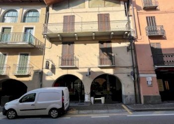 Facciata - Appartamento via Martiri e Caduti per la Libertà, 9, Demonte - foto 1