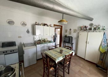 Cucina - Appartamento via San Giovanni, 10, Demonte - foto 7