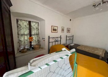 Camera da letto - Appartamento via San Giovanni, 10, Demonte - foto 11