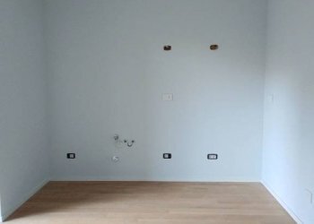 Stanza non arredata - Bilocale corso Dante Alighieri, 47, Cuneo (zona Centro) - foto 14