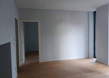 Stanza non arredata - Bilocale corso Dante Alighieri, 47, Cuneo (zona Centro) - foto 18