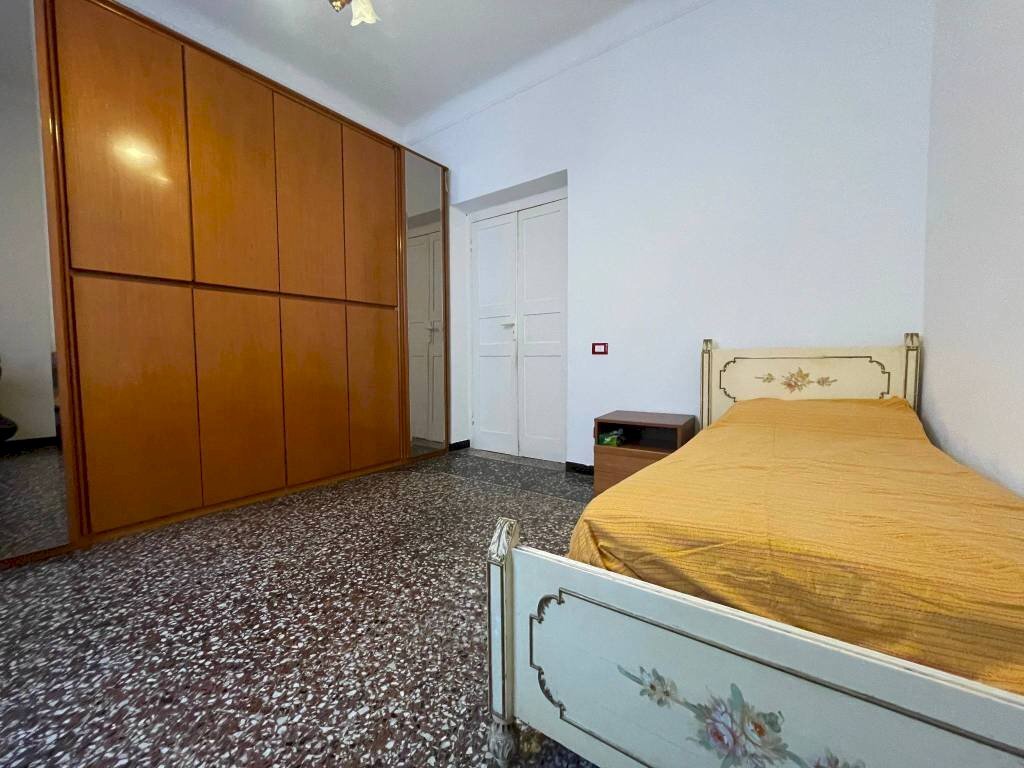 Camera da letto - Terreno non edificabile via Vincenzo Gioberti, 12, Genova (zona Sampierdarena) - foto 1