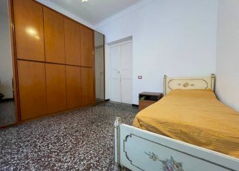 Camera da letto - Non-buildable land via Vincenzo Gioberti, 12, Genova (neighborhood Sampierdarena) - photo 1