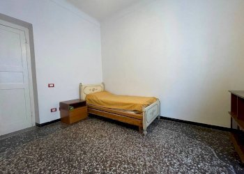 Camera da letto - Non-buildable land via Vincenzo Gioberti, 12, Genova (neighborhood Sampierdarena) - photo 7