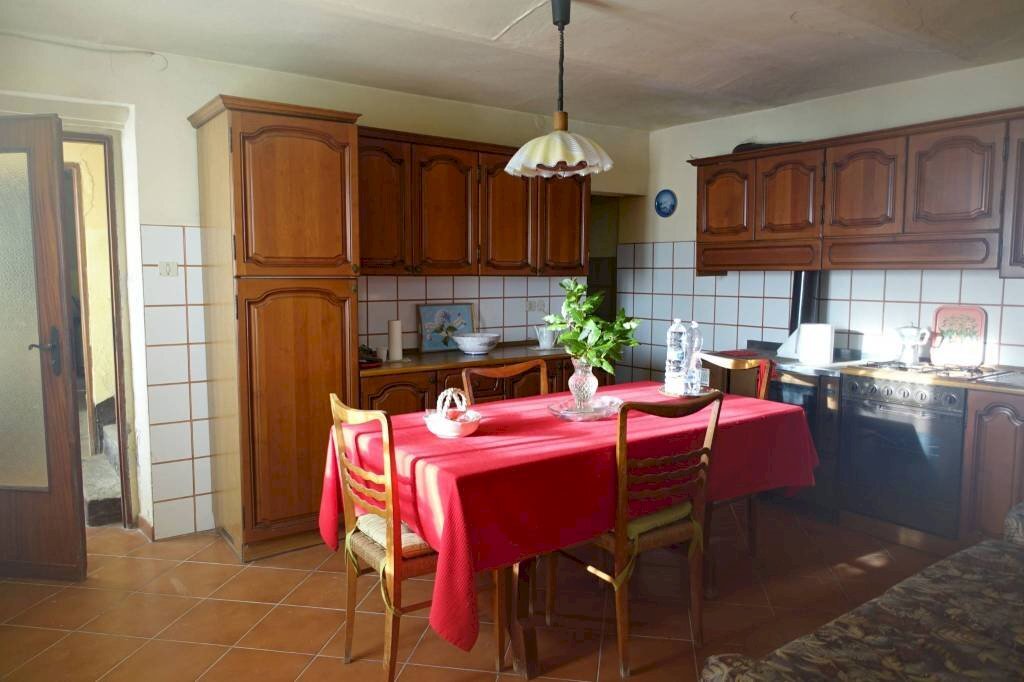 Cucina - Rustico strada Bricco, Nizza Monferrato - foto 2