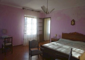 Camera da letto - Rustico strada Bricco, Nizza Monferrato - foto 11