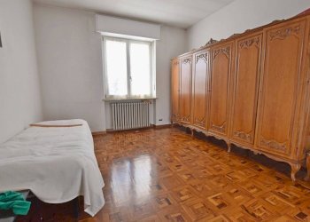 Camera da letto - Trilocale strada Statale del Colle di Nava Sud, 13, Mondovì - foto 4