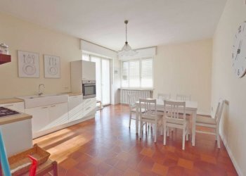 Cucina - Trilocale strada Statale del Colle di Nava Sud, 13, Mondovì - foto 2